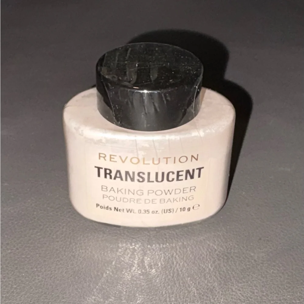 Revolution Translucent Baking Powder - Picture 2 of 4